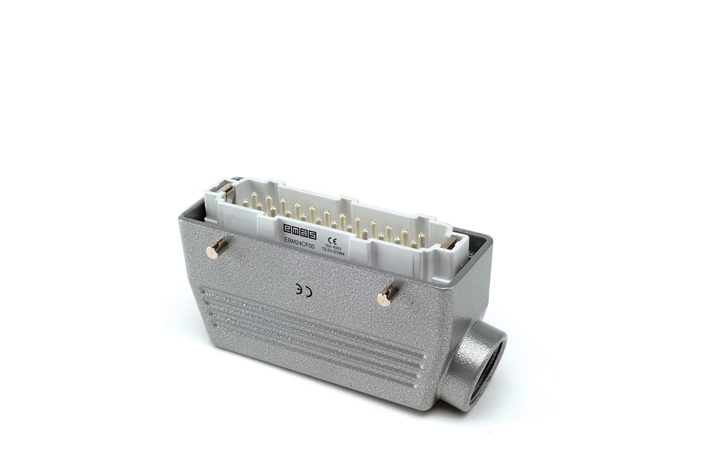 24 KONTAKLI 16A UZATMA FİŞİ YANDAN